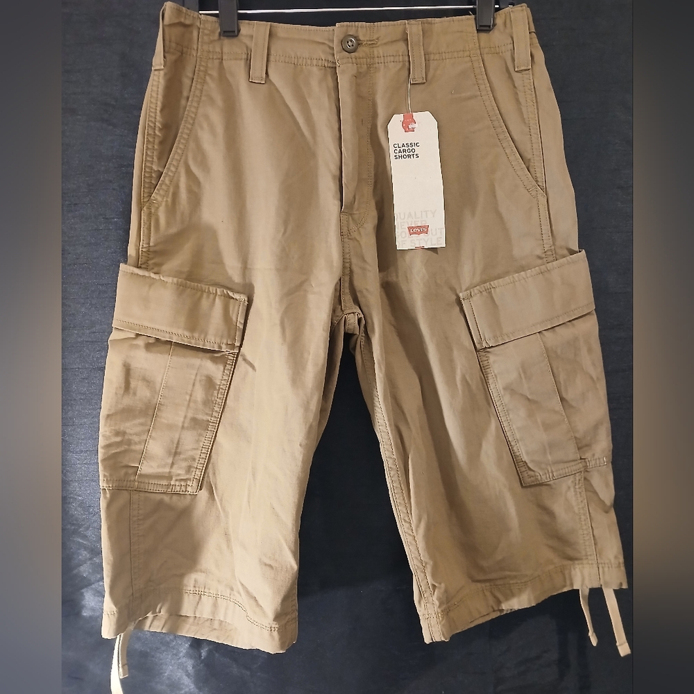Levi's Men's Classic Tan Cargo Short.